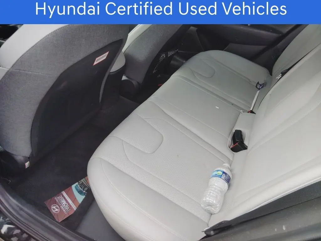 2023 Hyundai Elantra Limited photo 7