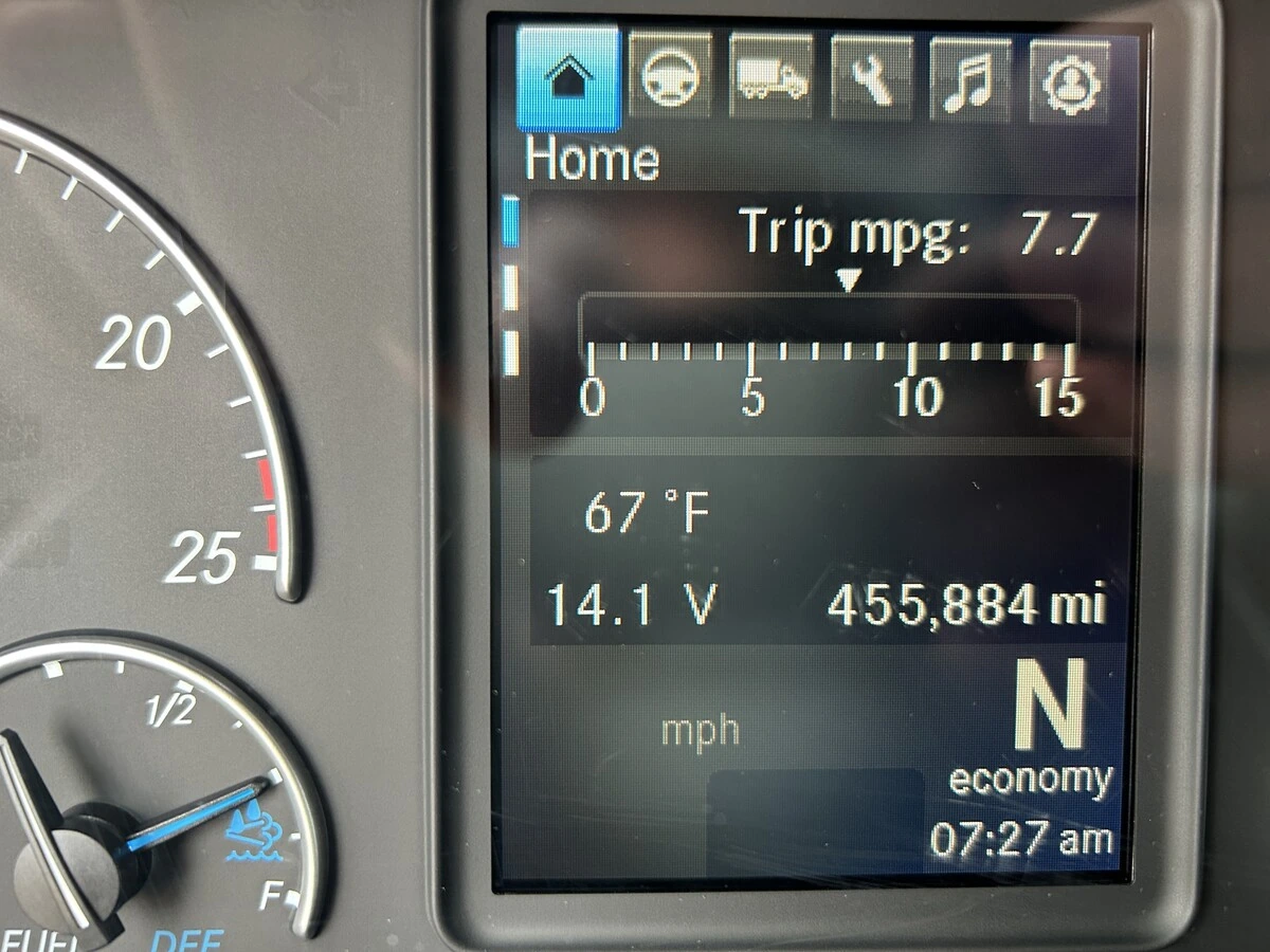 2022 Freightliner Cascadia - image 22