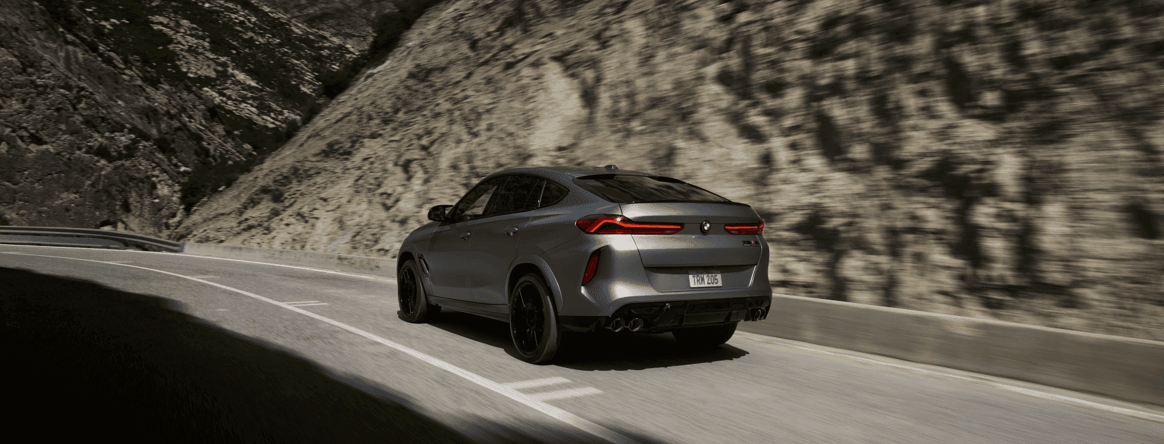 2023 BMW X6 vs Porsche Macan