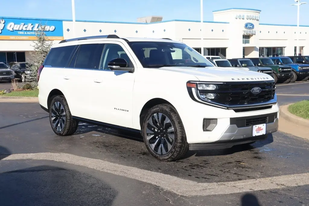 2025 Ford Expedition Platinum's photo