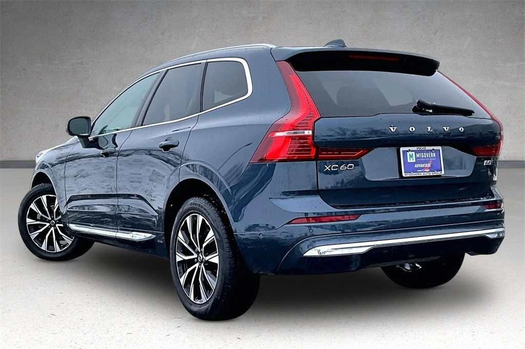 2023 Volvo - image 4