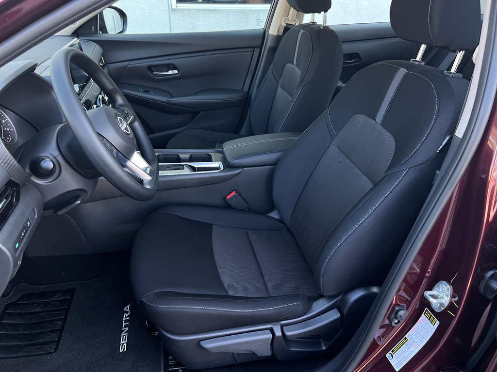 2025 Nissan Sentra SV photo 9