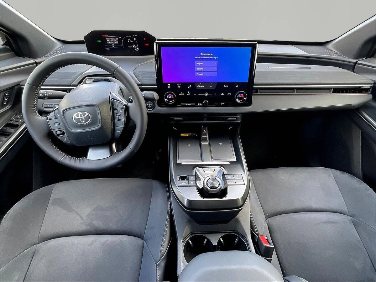 2026 Toyota C-HR XSE - Photo 9