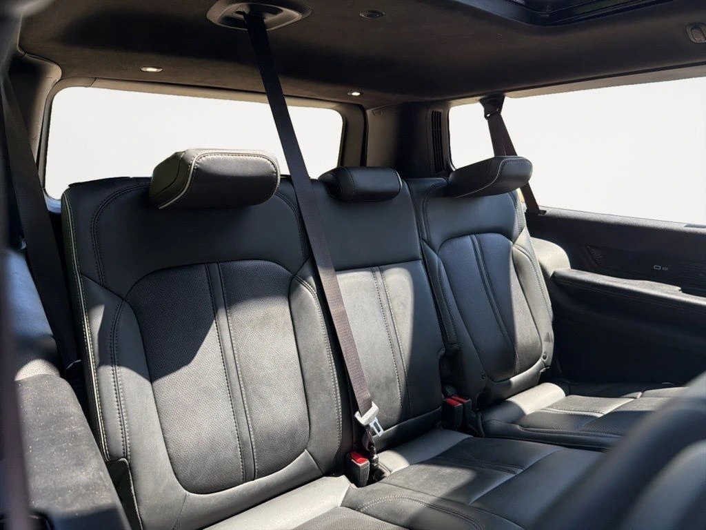 2024 Jeep Grand Wagoneer L Series II - Photo 14