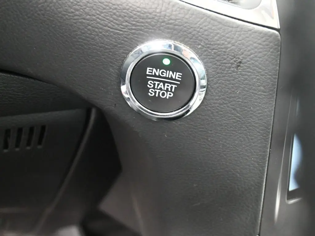 2021 Ford Edge Titanium photo 33