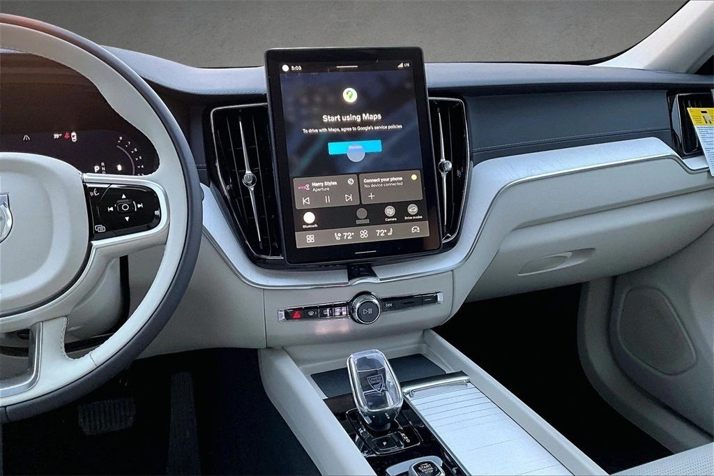 2026 Volvo - image 6