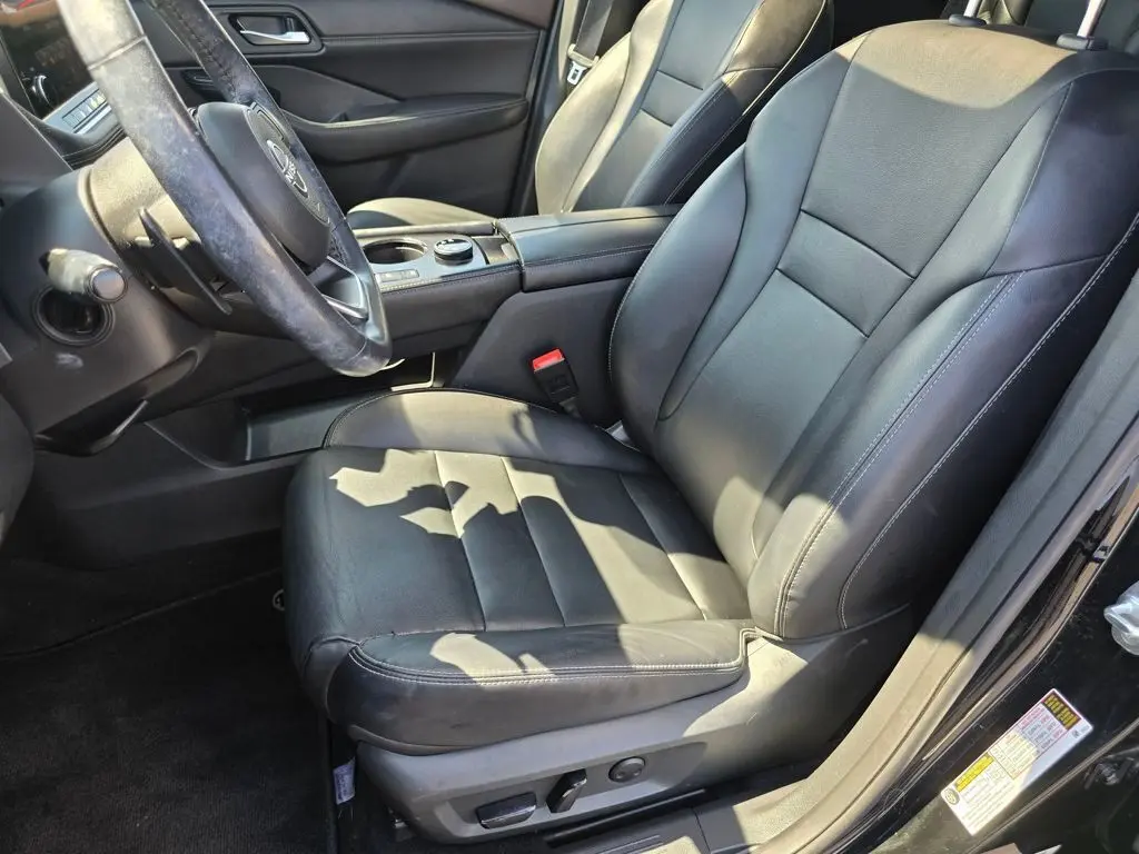 2023 Nissan Rogue SL photo 14