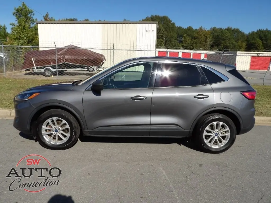 2022 Ford Escape SE photo 4