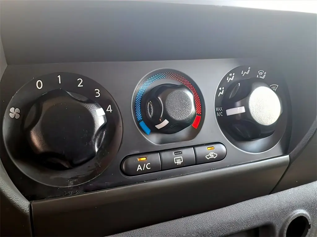 2012 Nissan Xterra X photo 8