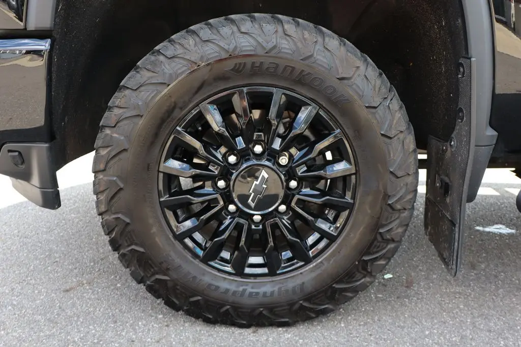 2022 Chevrolet Silverado LTZ photo 30
