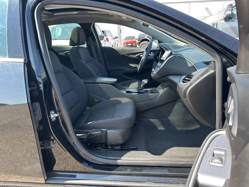2023 Chevrolet Malibu 1LT photo 17