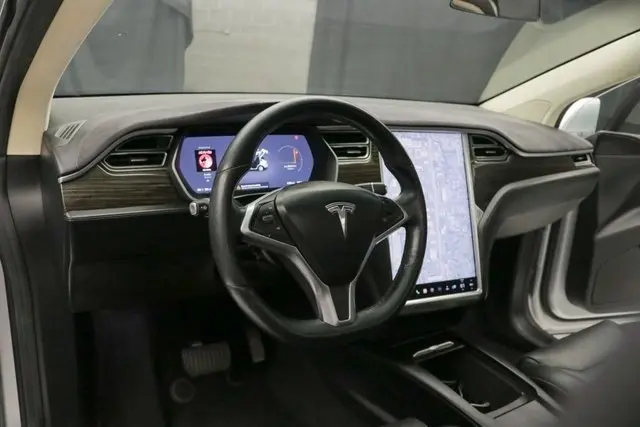 2016 Tesla Model X 90D photo 24