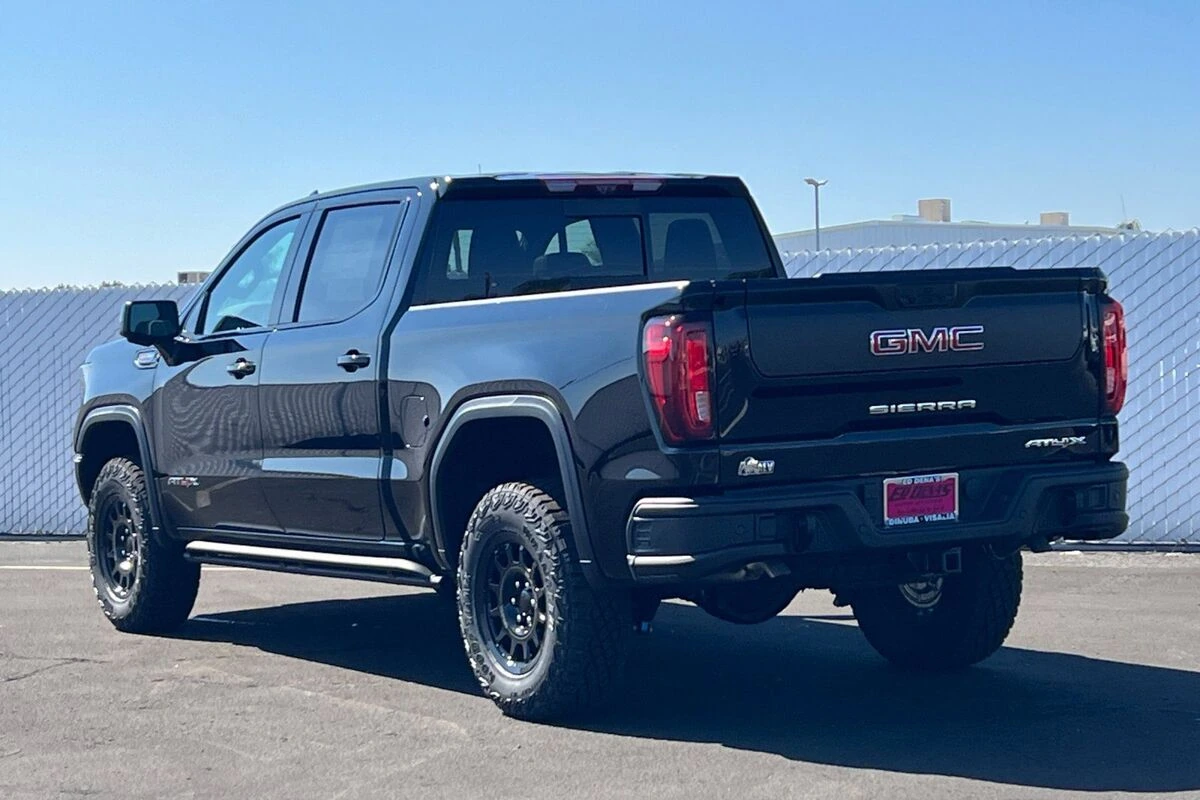 2026 GMC Sierra 1500 AT4X - Photo 7