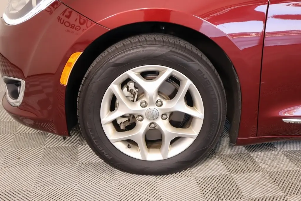 2020 Chrysler Pacifica Limited photo 19