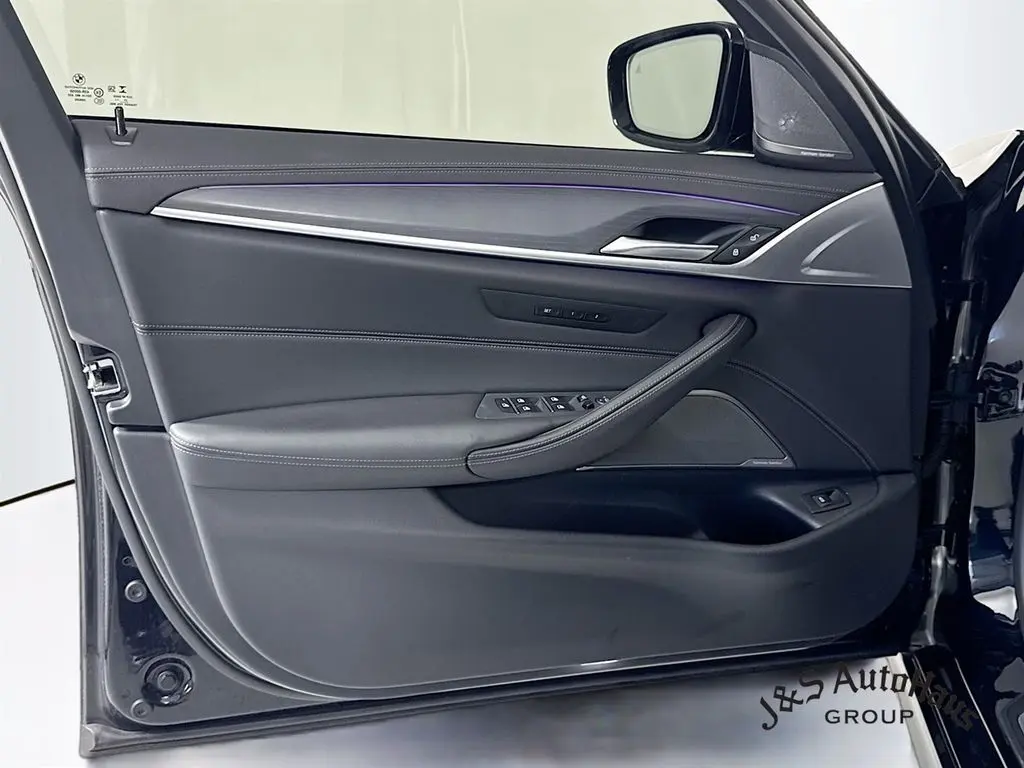 2022 Bmw M550i xDrive photo 21