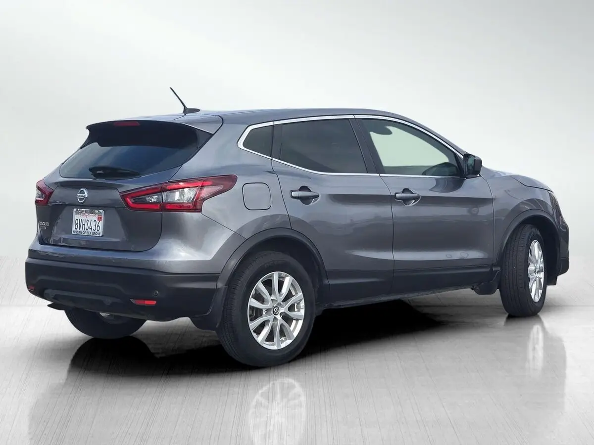2021 Nissan Rogue Sport S photo 4