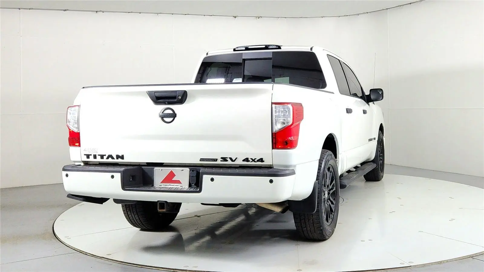 2018 Nissan Titan SV photo 4