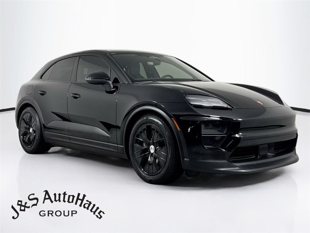2025 Porsche Macan Electric Base