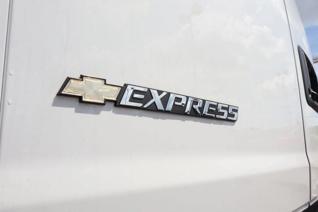 2025 Chevrolet Express Cargo Work Van - Photo 23