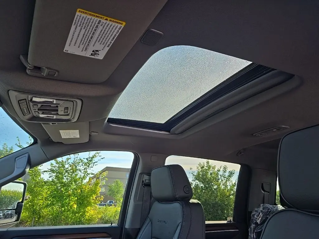 2025 Gmc Sierra HD Denali photo 23