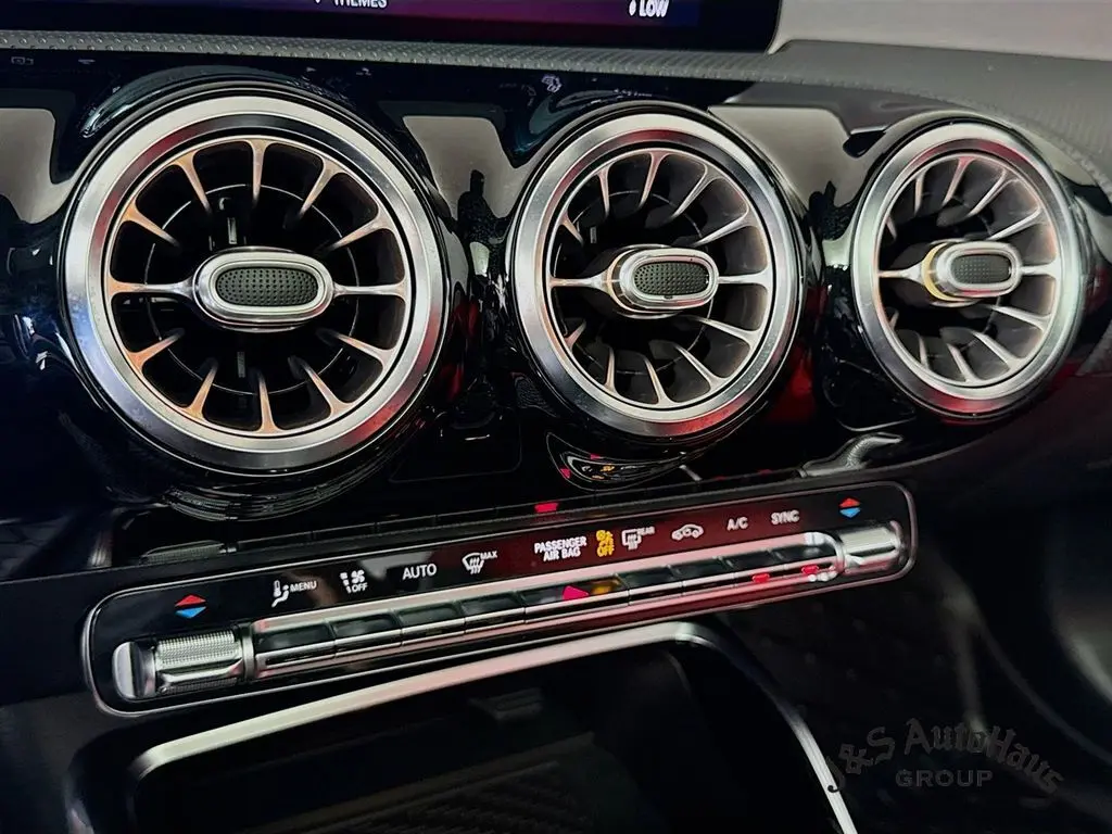 2021 Mercedes Benz A AMG 35 4MATIC photo 17