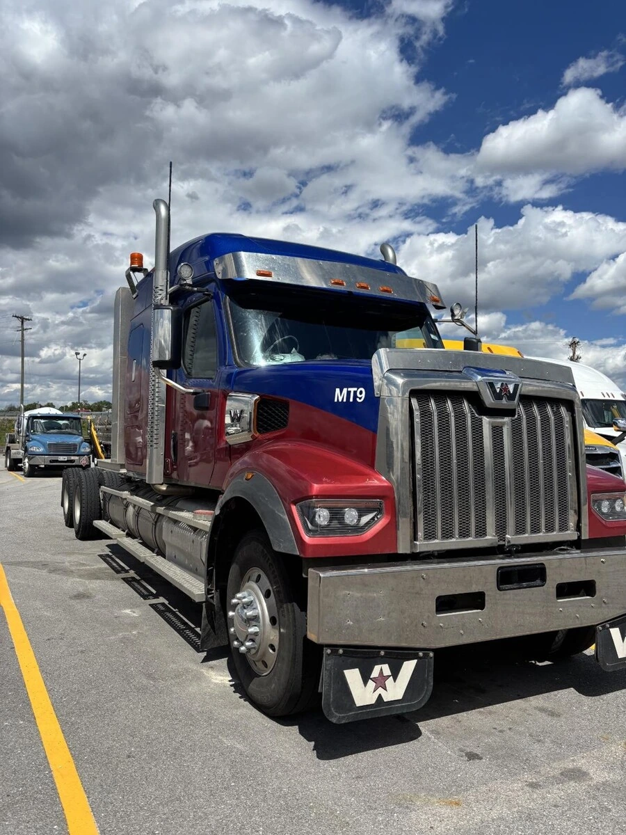 2025 Western Star 49X — photo 3