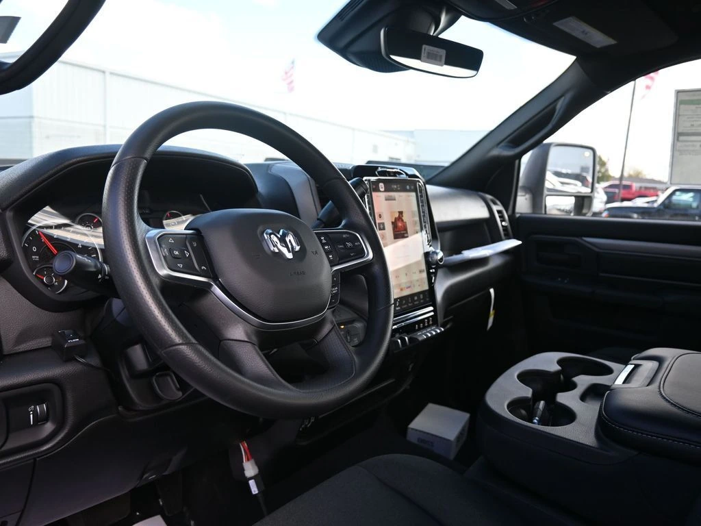 2025 RAM 2500 Tradesman - Photo 18