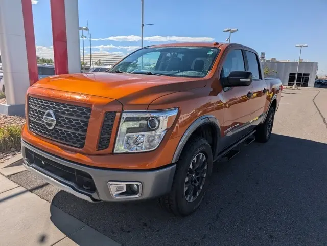 2019 Nissan Titan PRO-4X photo 2