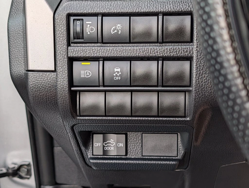 2025 Toyota Tacoma SR5 - Photo 30