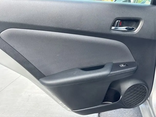 2017 Toyota Prius Four photo 16