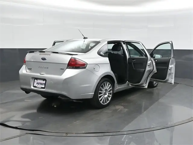 2011 Ford Focus SES photo 39