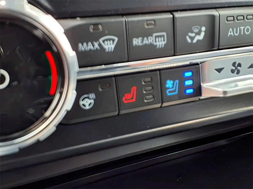2025 Ford F-250 Lariat photo 8