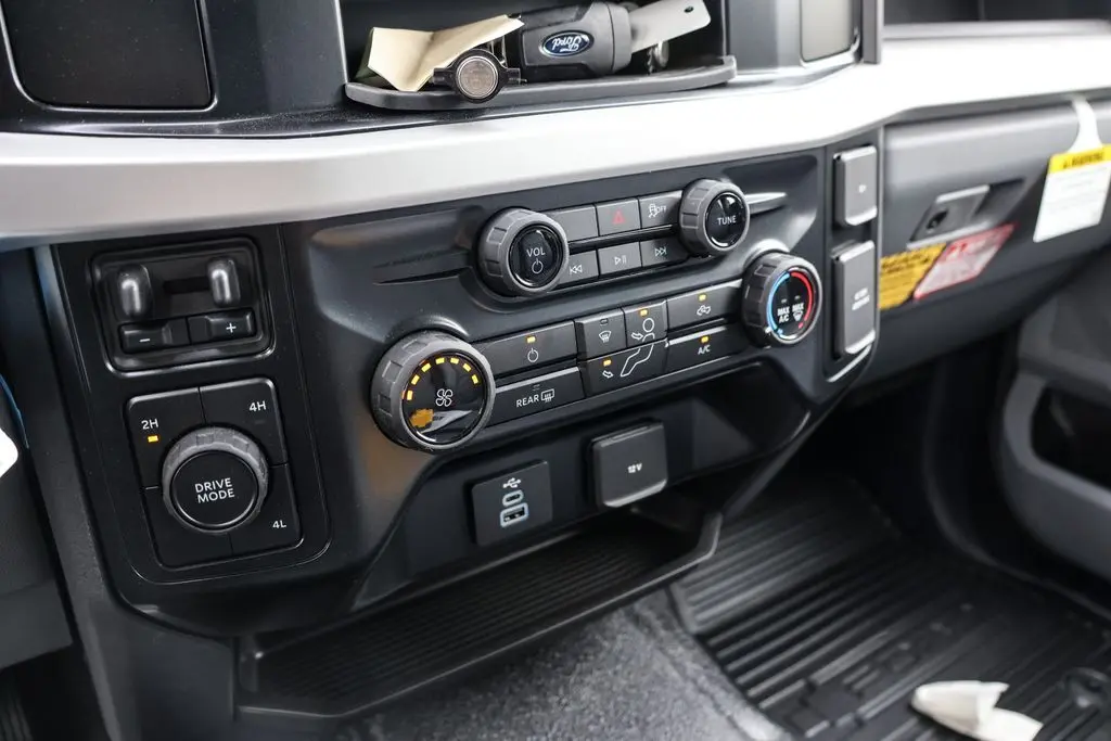 2025 Ford F-450 XL photo 24