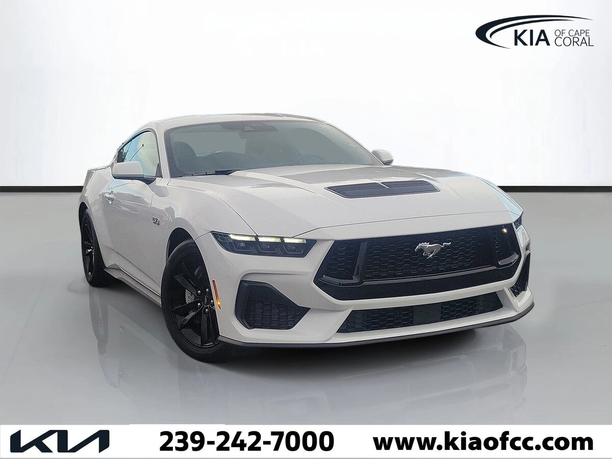 2025 Ford Mustang GT Fastback's photo