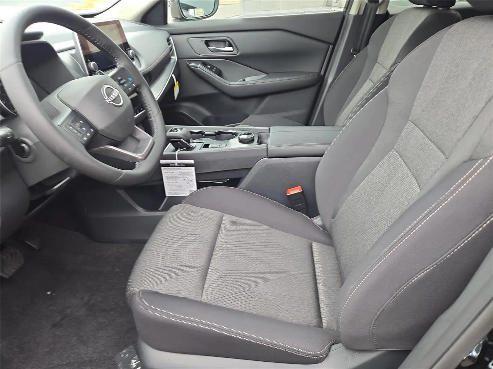 2026 Nissan Rogue SV photo 5