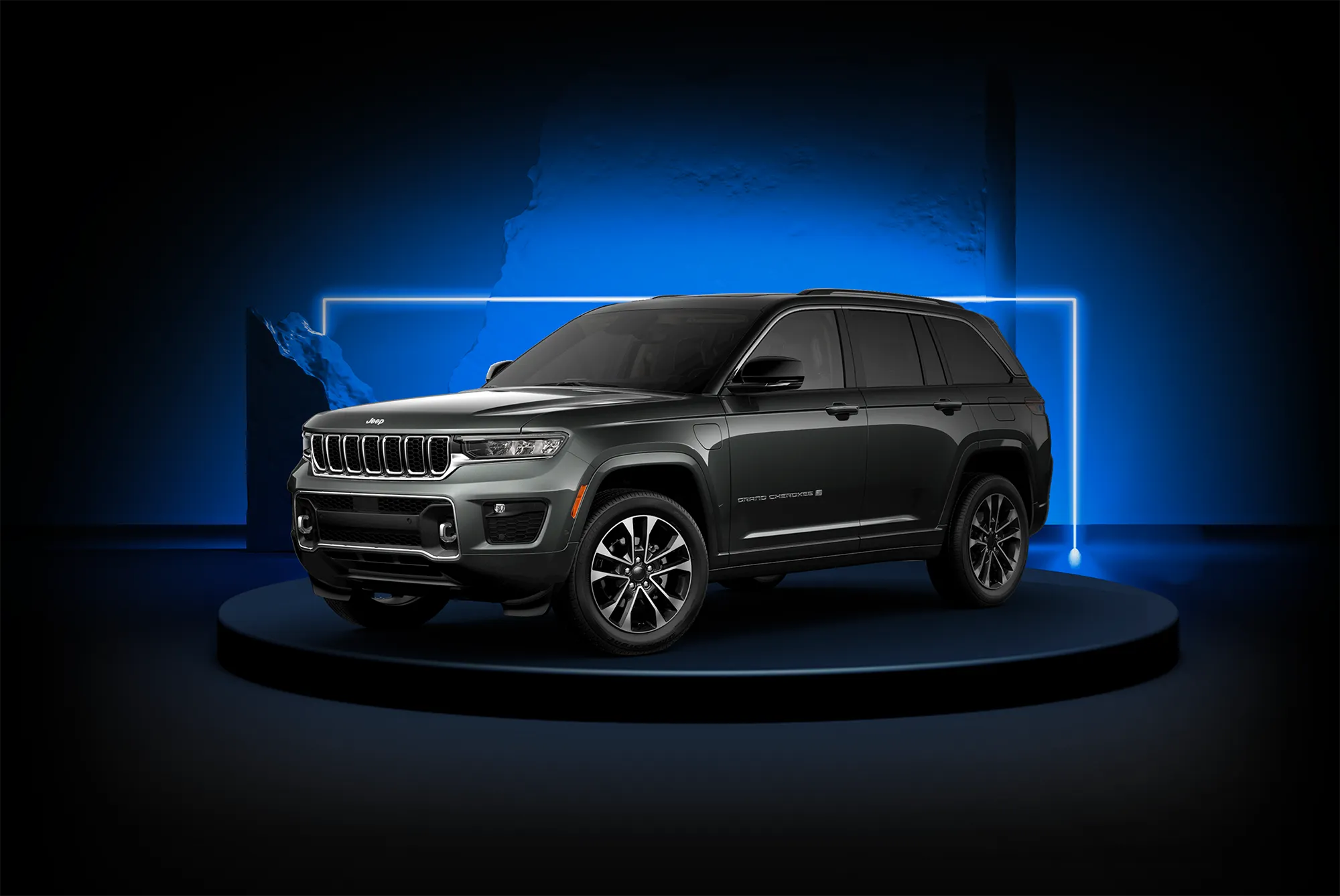THE MOST AWARDED SUV EVER+ NOW ELECTRIFIED