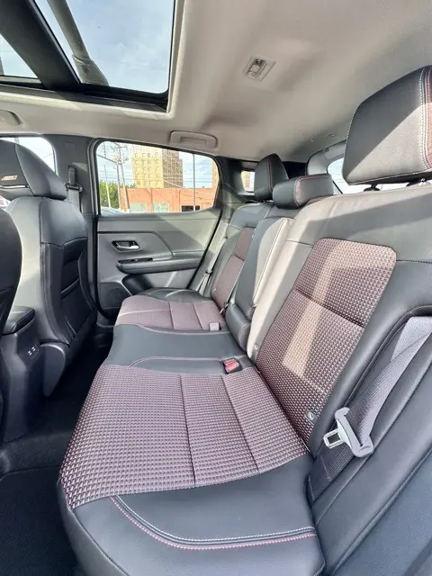 2026 Nissan Kicks SR photo 25