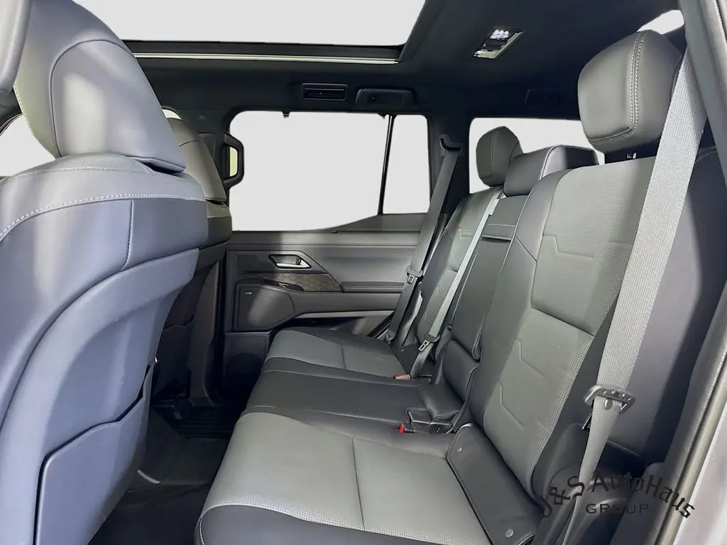 2025 Lexus GX 550 Luxury photo 24