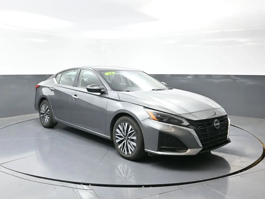 2024 Nissan Altima 2.5 SV photo 3