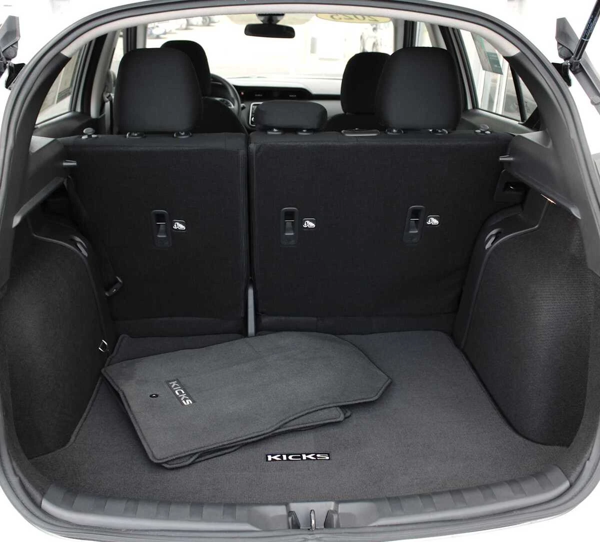 2025 Nissan KICKS PLAY Base - Photo 23