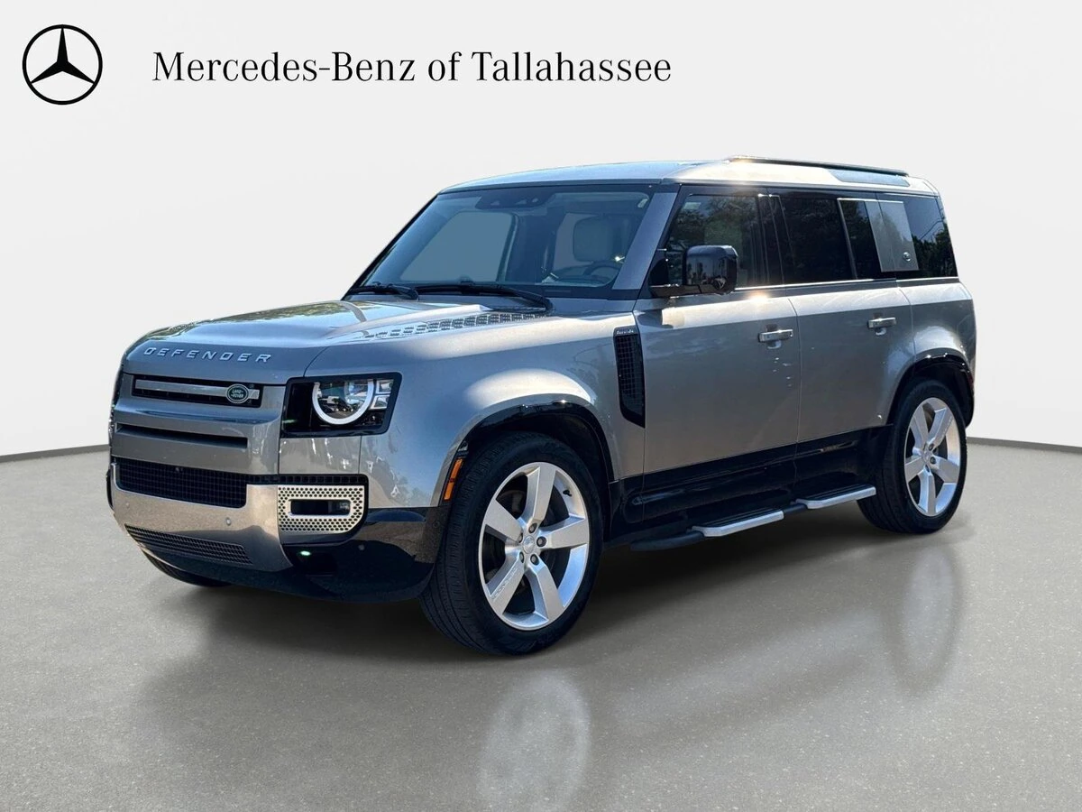 2023 Land Rover Defender S's photo