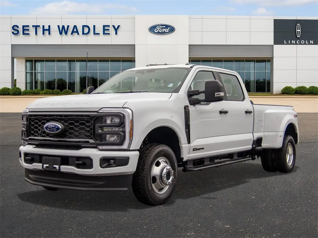 2026 Ford F-350 photo 3