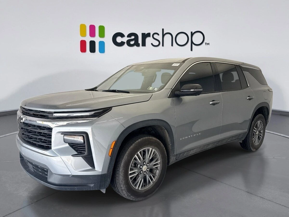 2024 Chevrolet Traverse FWD LS's photo