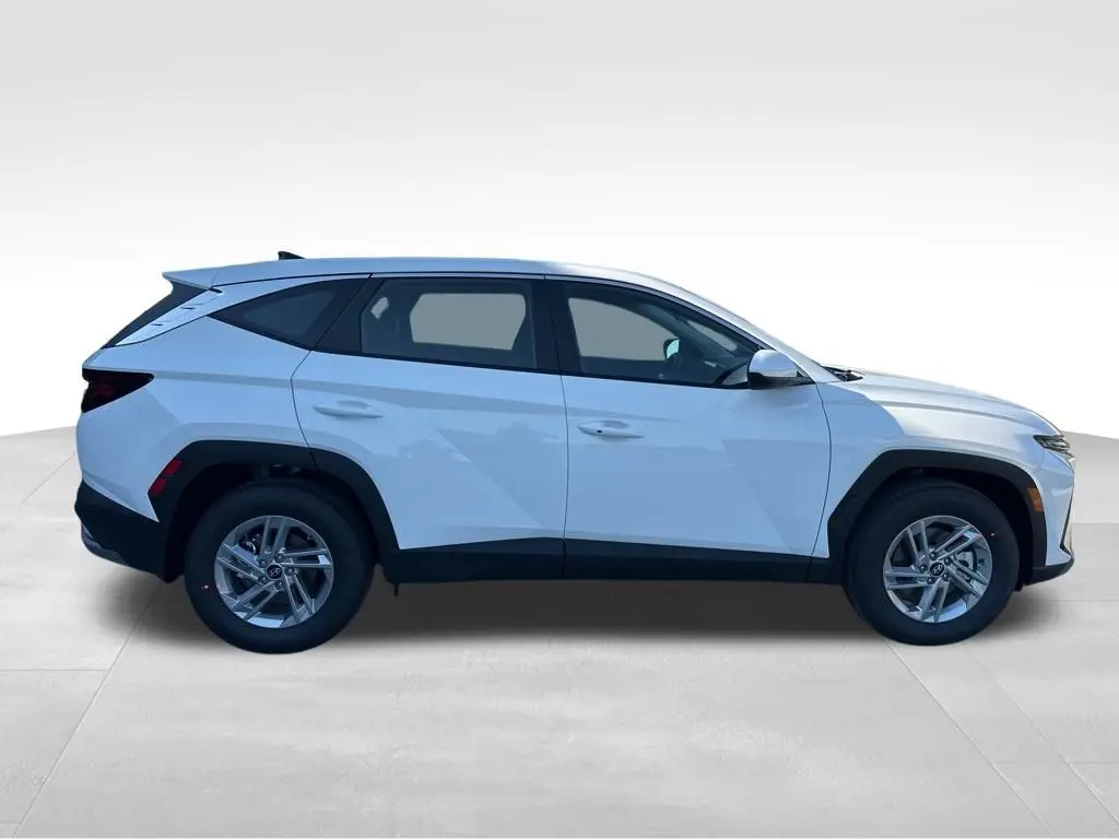 2026 Hyundai Tucson SE photo 5
