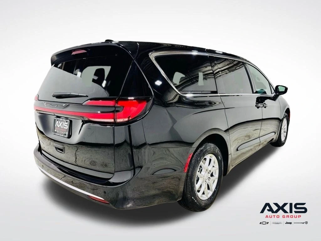 2027 Chrysler Pacifica Select - Photo 20