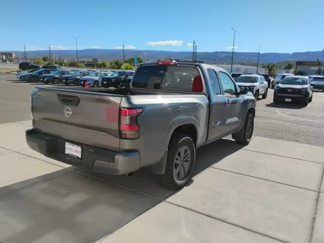 2025 Nissan Frontier SV photo 2
