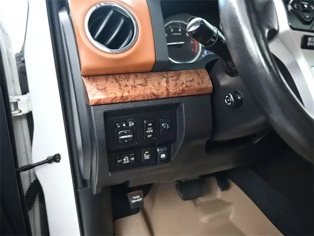 2016 Toyota Tundra Platinum photo 11