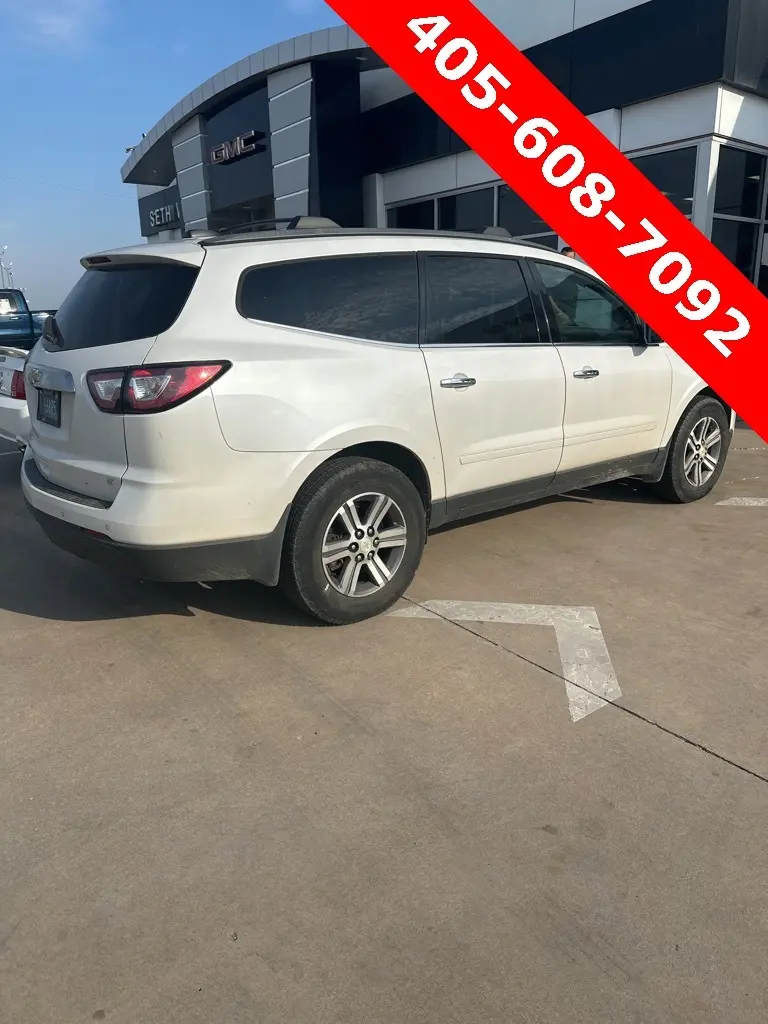 2017 Chevrolet Traverse 1LT photo 5