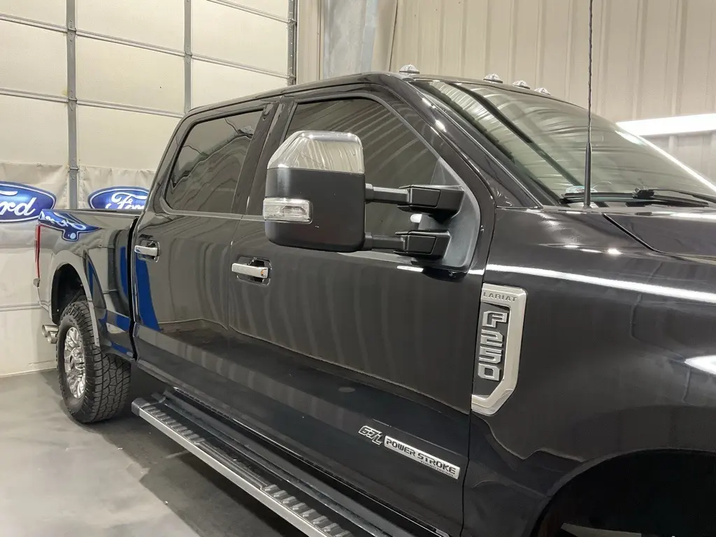 2022 Ford F-250 photo 3