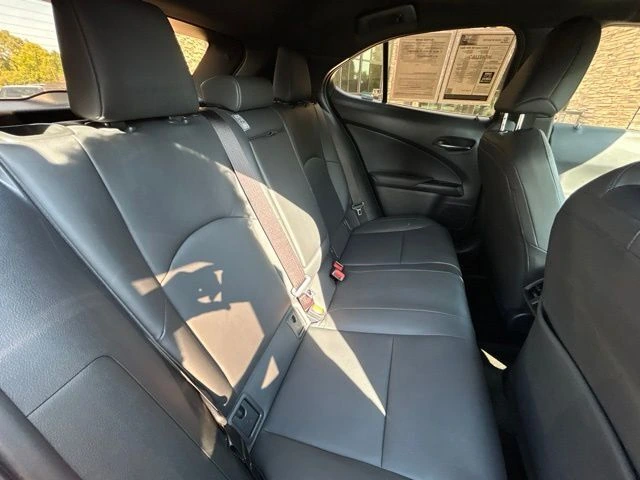 2022 Lexus UX Hybrid 250h - Photo 32